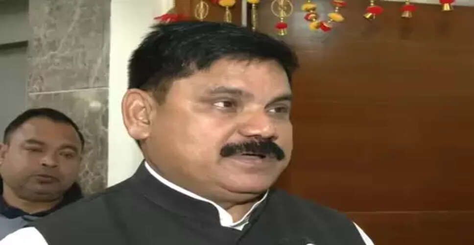 केंद्रीय मंत्री सतीश चंद्र दुबे का विपक्ष पर निशाना, भारत कोई धर्मशाला नहीं है जो आएगा रह जाएगा