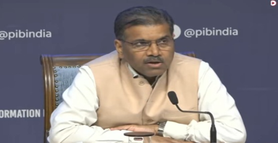 होर्मुज स्ट्रेट के पश्चिम में 611 नाविकों के साथ भारतीय झंडे वाले 22 जहाज मौजूद: जलमार्ग मंत्रालय