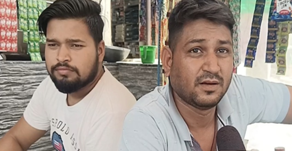उत्तर प्रदेश के कई जिलों में लंबे पावर कट से जनजीवन प्रभावित, स्थानीय लोगों ने जनप्रतिनिधियों पर उठाए सवाल