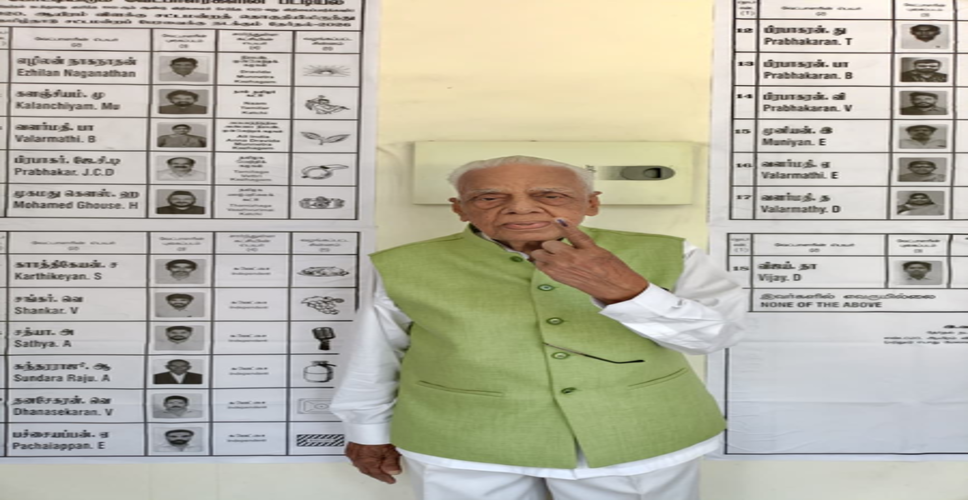 99 साल के डॉ. एचवी हांडे ने किया मतदान, पीएम मोदी ने बताया 'युवाओं के लिए बड़ा संदेश'