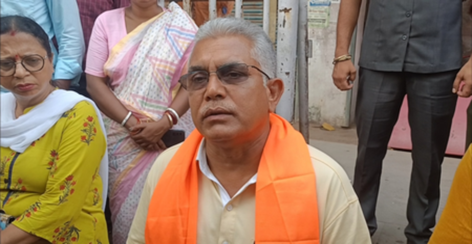 हावड़ा में चला बुलडोजर, अतिक्रमणकारियों को बंगाल के मंत्री दिलीप घोष की चेतावनी, 'कानून से ऊपर कोई नहीं'