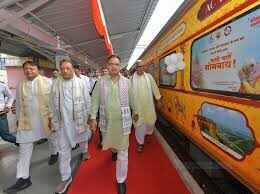 जयपुर से रवाना हुई ‘सोमनाथ स्वाभिमान पर्व यात्रा’ विशेष ट्रेन, फुटेज में देंखे 1000 वरिष्ठ नागरिक करेंगे तीर्थ दर्शन
