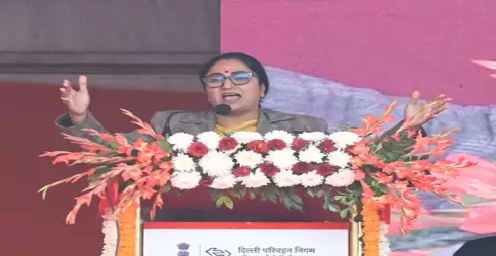 वाहनों की संख्या घटाने की दिशा में दिल्ली सरकार का ठोस रोडमैप: सीएम रेखा गुप्ता