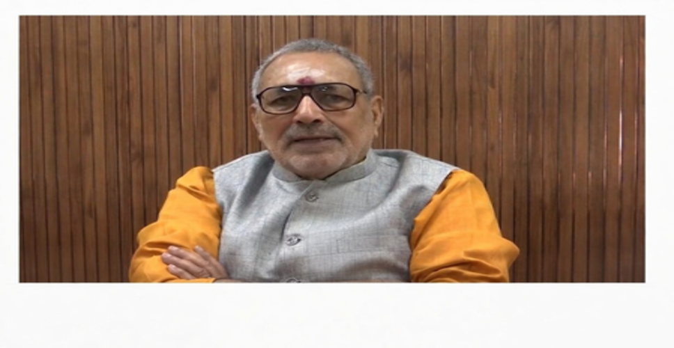 अभिषेक बनर्जी को नहीं आई कोई गंभीर चोट, यह सिर्फ एक नौटंकी है: गिरिराज सिंह