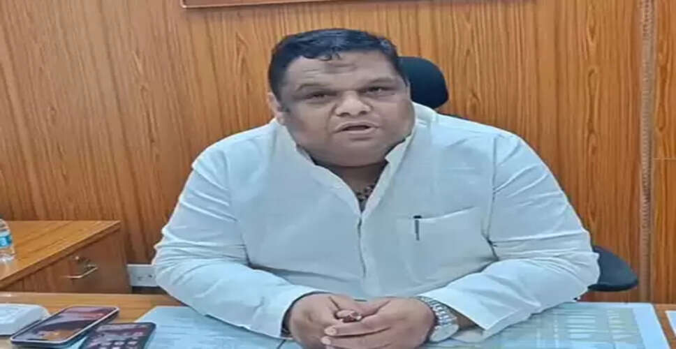 प्रियंक कानूनगो का अबू आजमी पर तंज, "गांधी का सरनेम कहां से मिला, सबको पता"