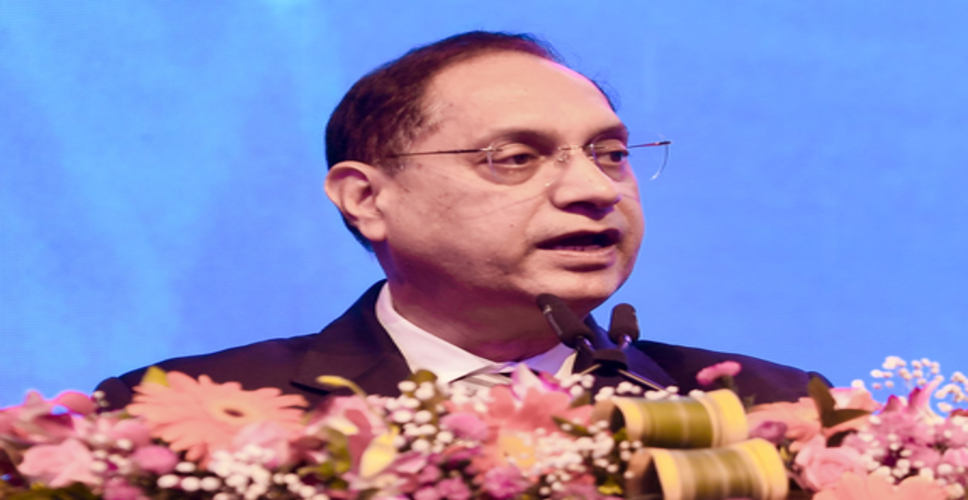 मध्य पूर्व में बढ़ते तनाव के बीच सेबी चीफ का निवेशकों को संदेश, 'घबराहट में न लें निर्णय'