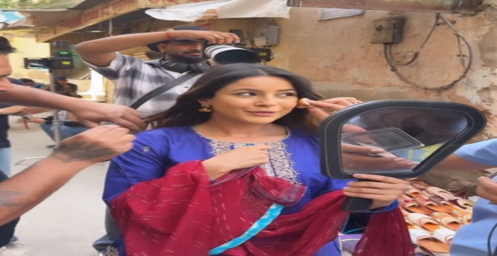 शहनाज गिल ने 'शीशा' गाने पर बिखेरा अपनी अदाओं का जादू, टीम के साथ डांस वीडियो