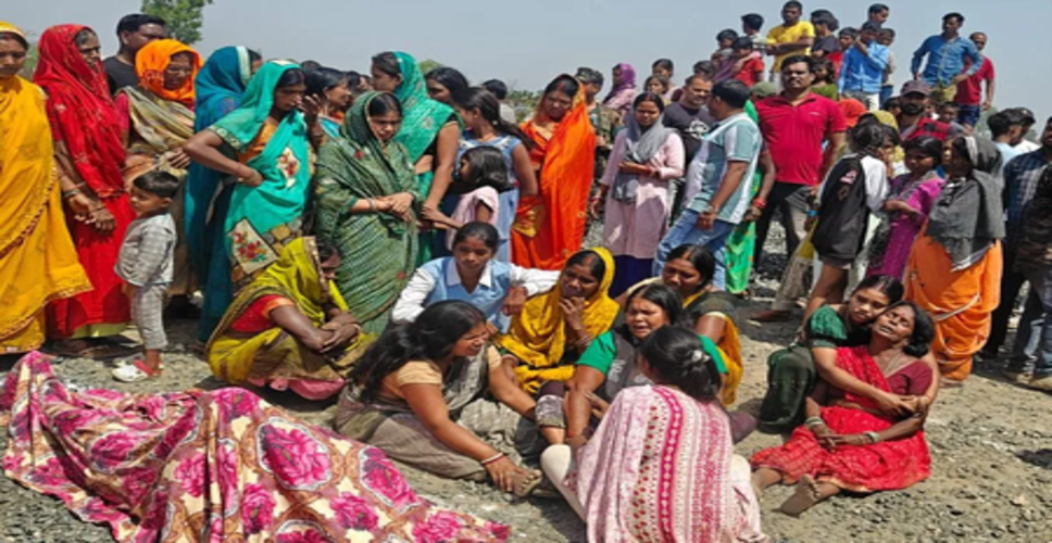 हजारीबाग में धारदार हथियार से युवक की हत्या, वारदात के विरोध में सड़क जाम