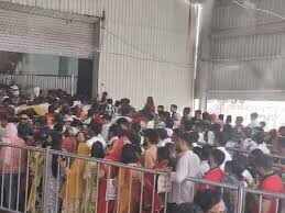 बाबा श्याम के तिलक शृंगार के बाद मंदिर के पट खुले, वीडियो में देंखे श्रद्धालुओं की उमड़ी भीड़