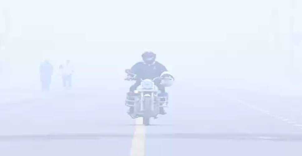 घने कोहरे और प्रदूषण की दोहरी मार: दिल्ली-एनसीआर में हालात बेहद गंभीर, एक्यूआई &lsquo;अति-गंभीर&rsquo; श्रेणी में