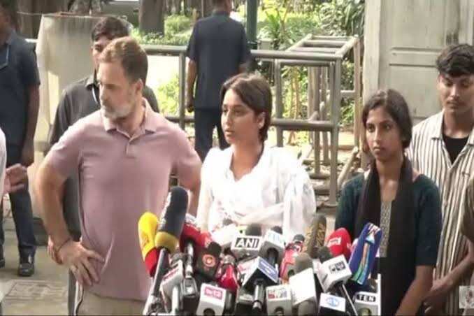 रितु बराला केस: जयपुर कमिश्नरेट में रातभर धरने पर बैठे डोटासरा और कांग्रेस नेता, जीरो FIR की मांग पर अड़े