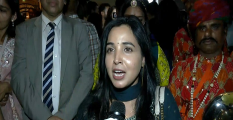 पेरिस में गूंजा 'ऐ वतन', पीएम मोदी से मिलकर भारतीय समुदाय ने साझा किए भावुक पल