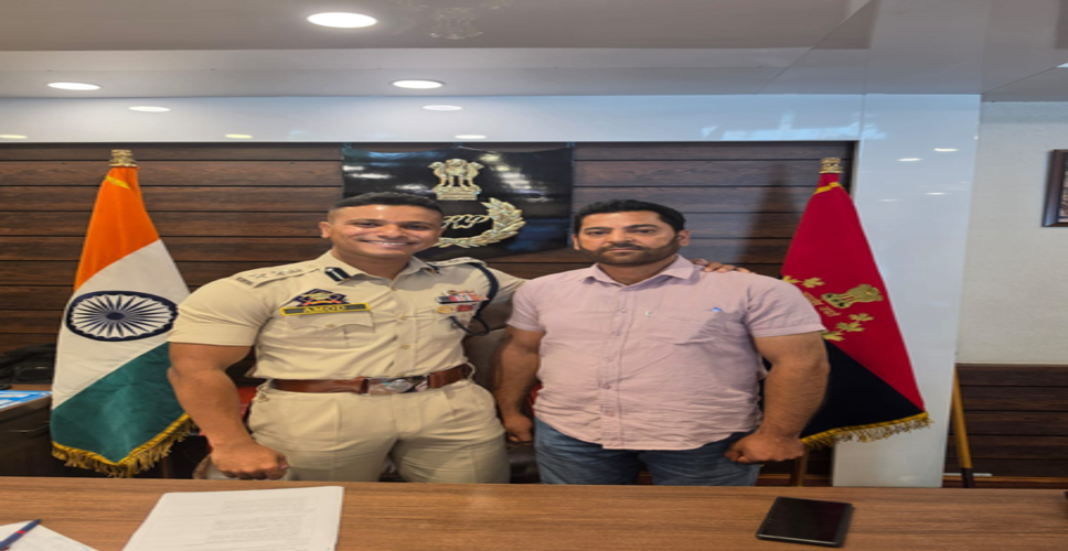 अनंतनाग में तीन लापता नाबालिग लड़कियों का पता लगाने पर पुलिस कॉन्स्टेबल सम्मानित