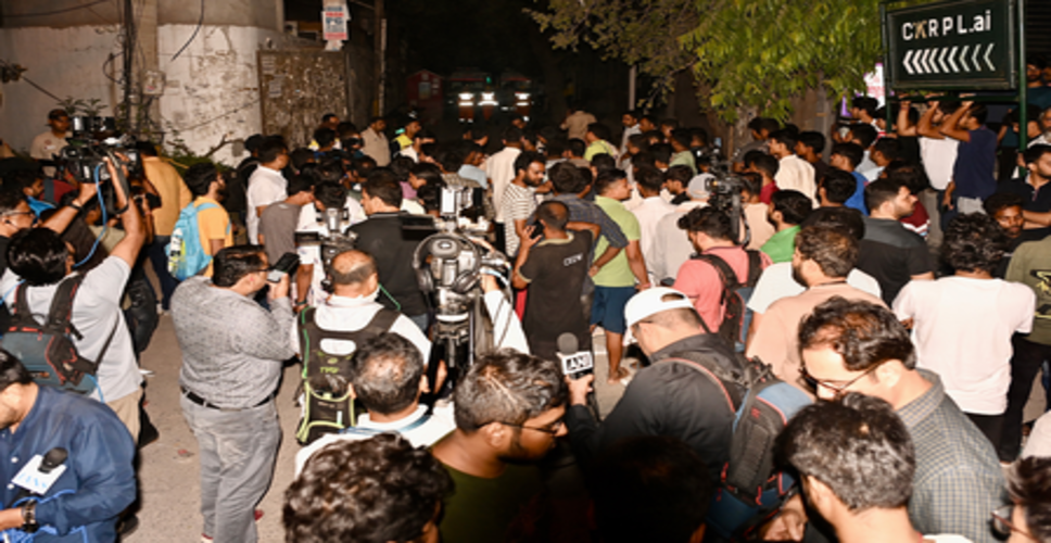 दिल्ली: साकेत में इमारत गिरने से अब तक 2 लोगों की मौत, एम्स ट्रॉमा सेंटर में घायलों का इलाज जारी