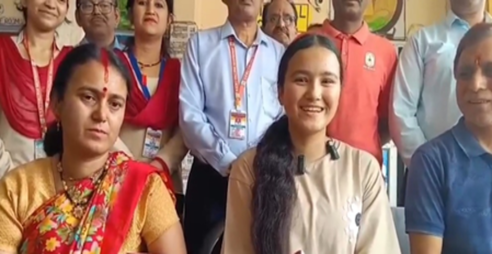 उत्तराखंड बोर्ड परिणाम: 12वीं में 98 प्रतिशत के साथ टॉपर बनीं गीतिका पंत, इंजीनियर बनने का सपना