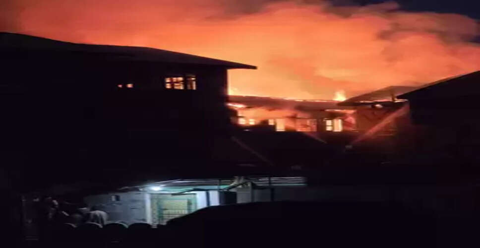 बांग्लादेश: बीएनपी नेता का घर उपद्रवियों ने फूंका, सात साल की बच्ची जिंदा जली