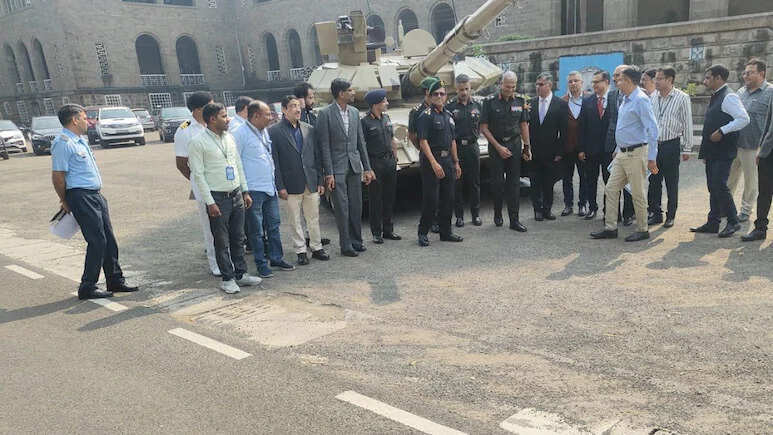 डिफेंस लैब जोधपुर ने CME पुणे को सौंपा उन्नत कैमोफ्लाज सॉफ्टवेयर और टैंक मॉक-अप