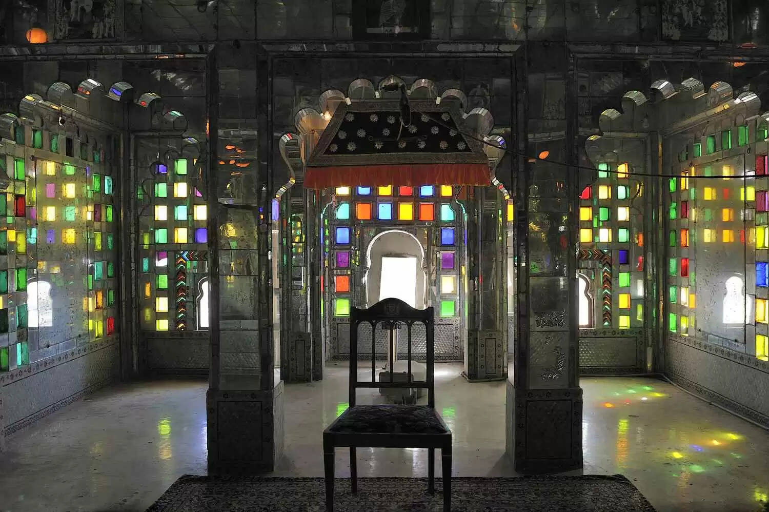 आजतक अनसुलझी है उदयपुर सिटी पैलेस के भूतिया कमरों की कहानियां, वीडियो में देखे वो स्थान जहाँ समय भी थम जाता है