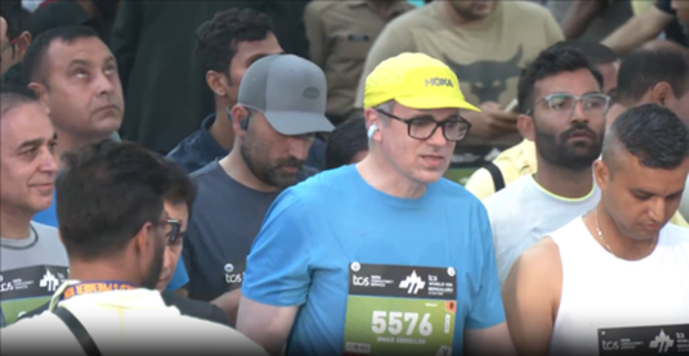 बेंगलुरु में मैराथन का आयोजन, उमर अब्दुल्ला और तेजस्वी सूर्या समेत कई हस्तियों ने लगाई दौड़