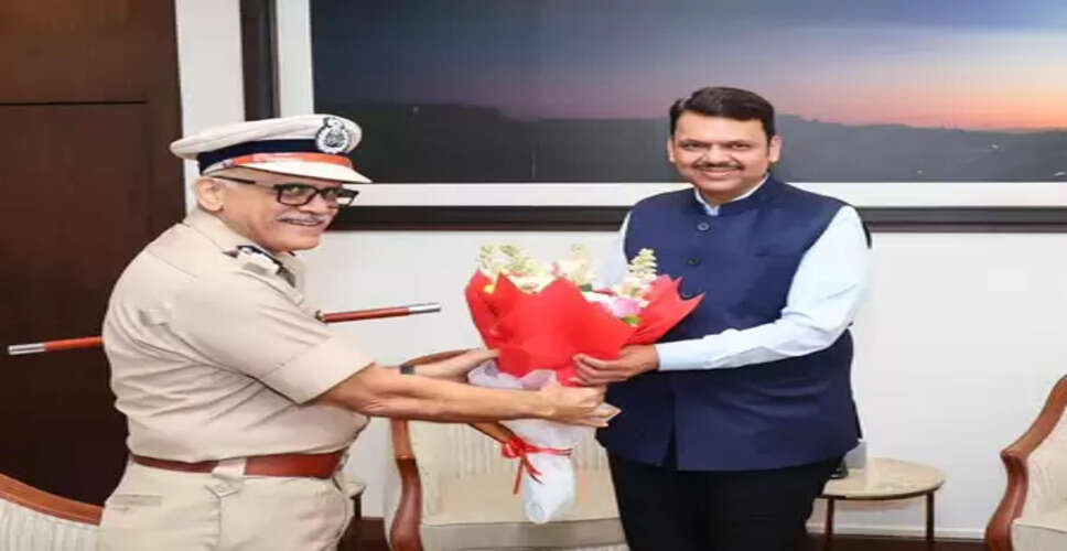 महाराष्ट्र डीजीपी सदानंद दाते ने मुख्यमंत्री फडणवीस से की मुलाकात