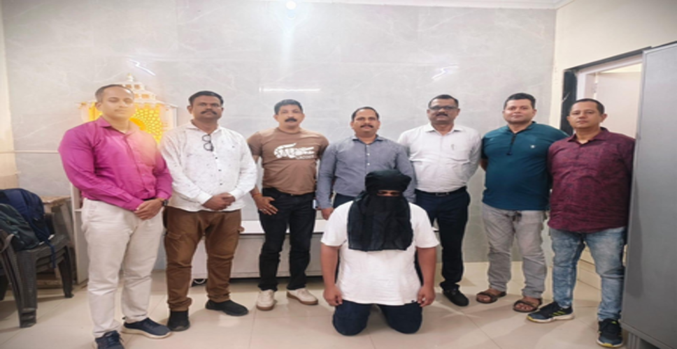 मुंबई क्राइम ब्रांच ने फर्जी पुलिसकर्मी को किया गिरफ्तार, ढूंढता था चोरी का मोबाइल