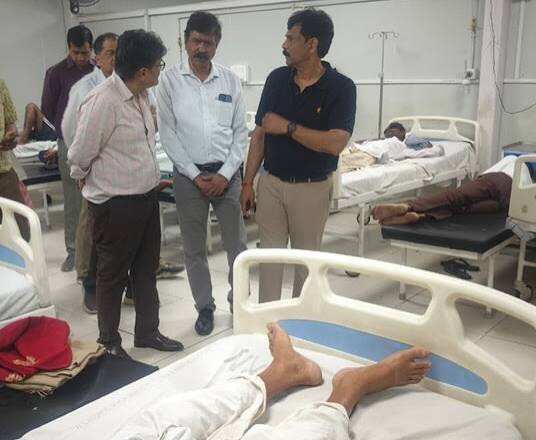 राजस्थान में लापरवाही का आरोप: मोतियाबिंद ऑपरेशन के बाद 5 मरीजों की आंखों में संक्रमण, वीडियो में जाने जयपुर SMS अस्पताल रेफर