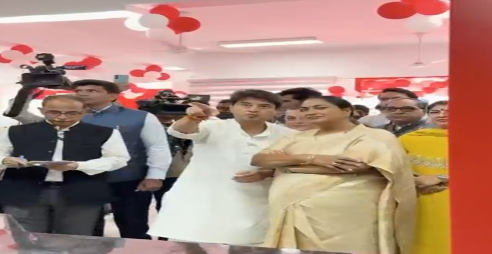 सीएम रेखा गुप्ता ने ज्योतिरादित्य सिंधिया के साथ मिलकर नेहरू प्लेस डाकघर का किया लोकार्पण