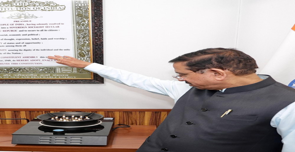 सोलर वाला इलेक्ट्रिक फ्लेम स्टोव कम कर सकता है एलपीजी का इस्तेमाल : प्रह्लाद जोशी