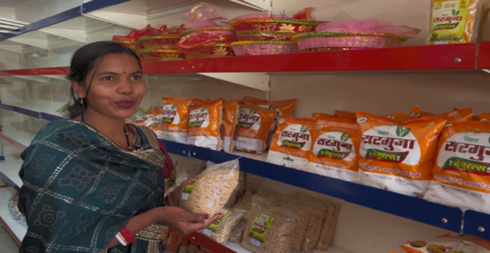 छत्तीसगढ़: लखपति दीदी योजना से सरगुजा की महिलाएं आत्मनिर्भर, &lsquo;छत्तीसकला&rsquo; ब्रांड से बाजार में बनाई नई पहचान