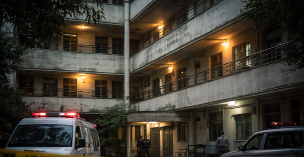 पश्चिम बंगाल के हॉस्टल के कमरे से मेडिकल छात्र का सड़ा हुआ शव बरामद