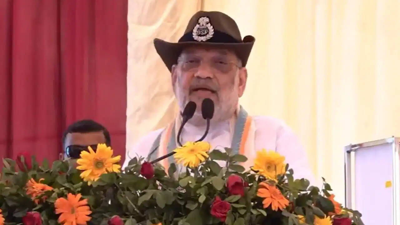 बीकानेर पहुंचे अमित शाह, सांचू बॉर्डर पर BSF जवानों का बढ़ाया हौसला; बोले- 1965 में यहां से पीठ दिखाकर भागा था पाकिस्तान