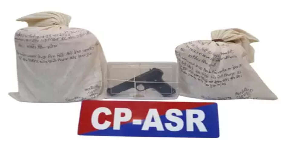 अमृतसर में सीमा पार ड्रग तस्करी गिरोह का भंडाफोड़, 4.5 किलो हेरोइन के 3 तस्कर गिरफ्तार