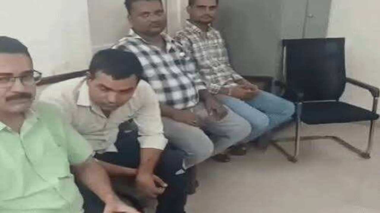 कोटा में ACB की बड़ी कार्रवाई: एक्सक्लूसिव वीडियो में देंखे पुलिस कॉन्स्टेबल 7 हजार की रिश्वत लेते रंगे हाथ गिरफ्तार, थाने में मचा हड़कंप