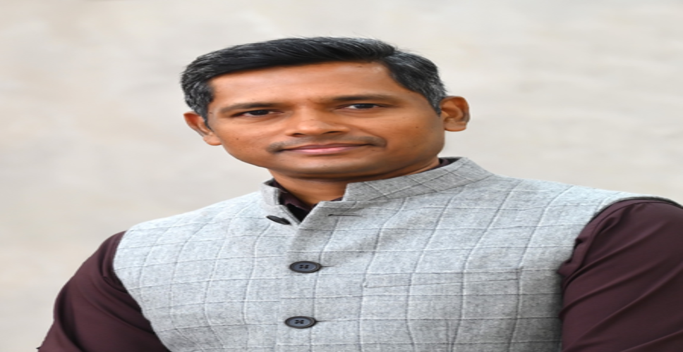 केरल के मुख्य निर्वाचन अधिकारी रतन यू. केलकर बने मुख्यमंत्री के सचिव
