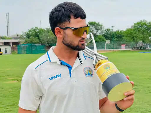जयपुर के अशोक शर्मा का टीम इंडिया में डेब्यू, जिम्बाब्वे के खिलाफ टी20 मुकाबले में मैदान पर उतरे; 4 ओवर में दिए 29 रन
