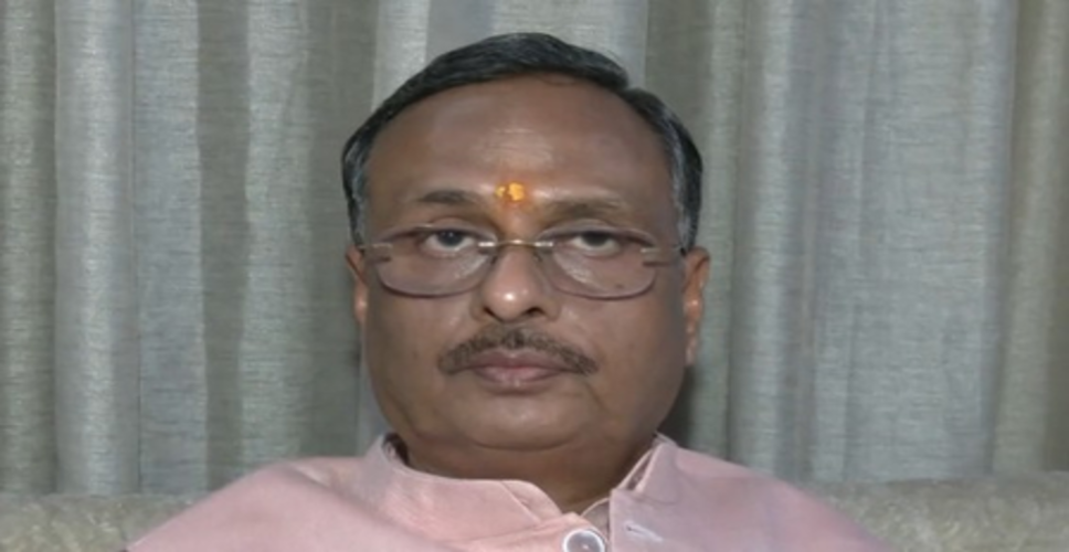 छात्रों के भविष्य के साथ खिलवाड़ करने वाले जेल जाएंगे, भारी जुर्माना भी भरना पड़ेगा : दिनेश शर्मा