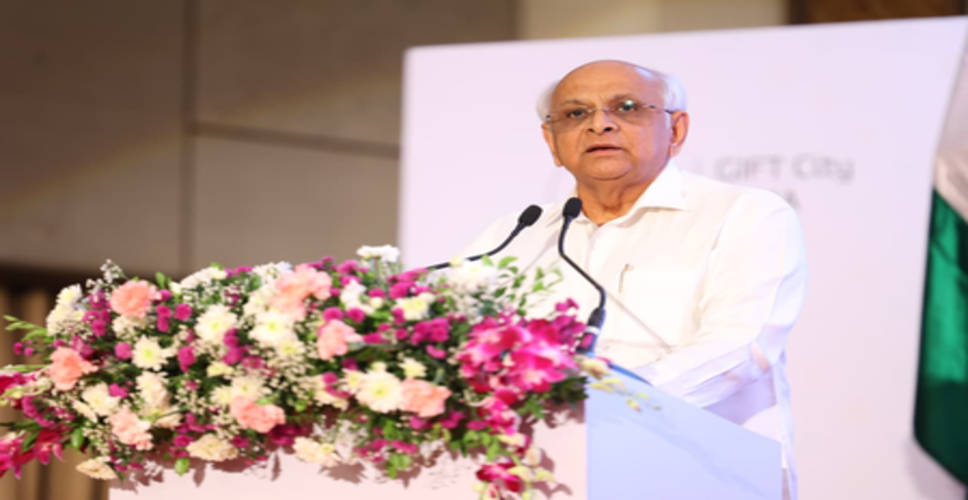 &lsquo;ईंधन आपूर्ति में अस्थायी रुकावटें&rsquo;: गुजरात सरकार ने कमी की आशंका से इनकार किया