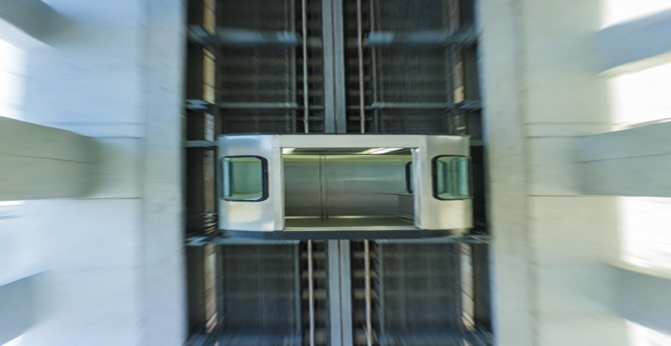 जम्मू-कश्मीर: श्रीनगर के होटल में लिफ्ट गिरने से छह पर्यटक घायल