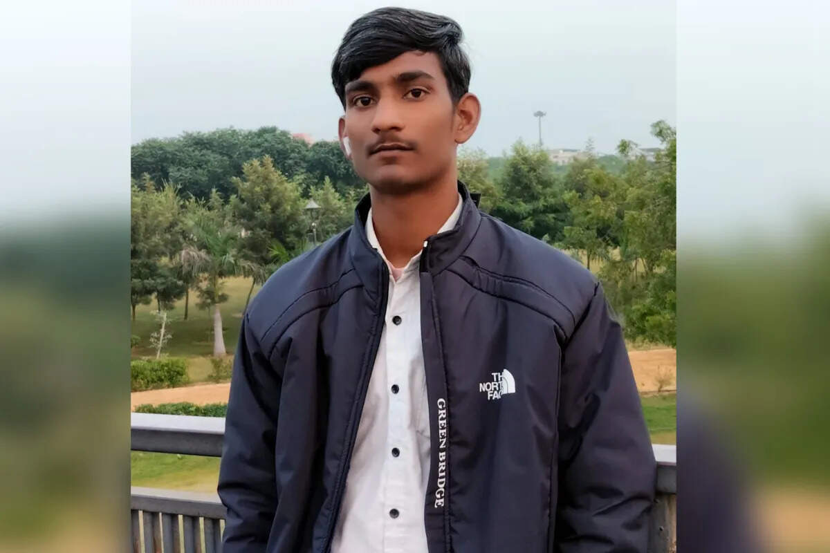 पिता को खाना देने आए बेटे की दर्दनाक मौत, 19 साल के युवक को ट्रैक्टर ने कुचला, परिवार में कोहराम