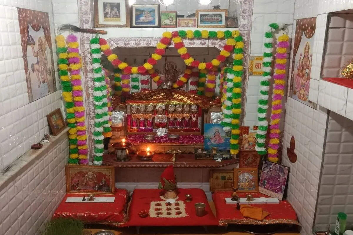 जैसलमेर में घरों में ‘मिनी पूजा मंदिर’ का ट्रेंड, नवरात्र में दिख रहा भक्ति और सौंदर्य का संगम