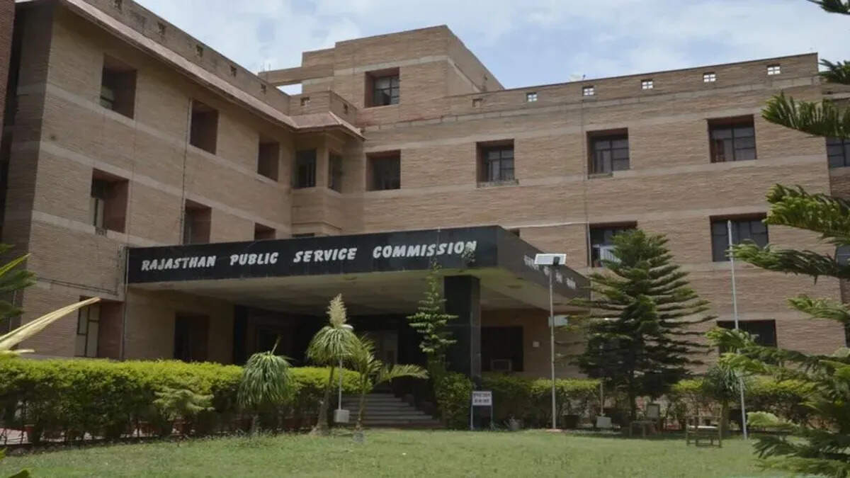 आरएएस सहित नई भर्तियों की आस, युवाओं की नजर आयोग पर टिकी