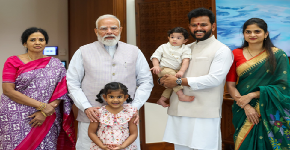 पीएम मोदी से मिले राम मोहन नायडू, बोले-यह परिवार के लिए भावुक और यादगार पल