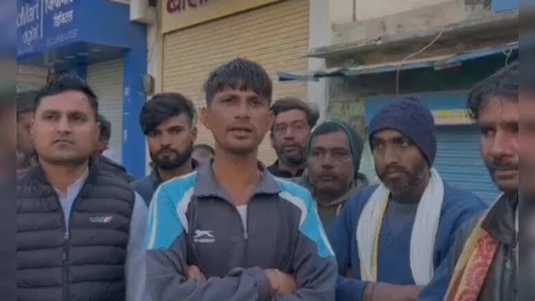 NSUI की रैली जाने के लिए मज़दूरों को 500 रुपये देने का हुआ था वादा, पैसे नहीं मिलने पर मज़दूरों का प्रदर्शन