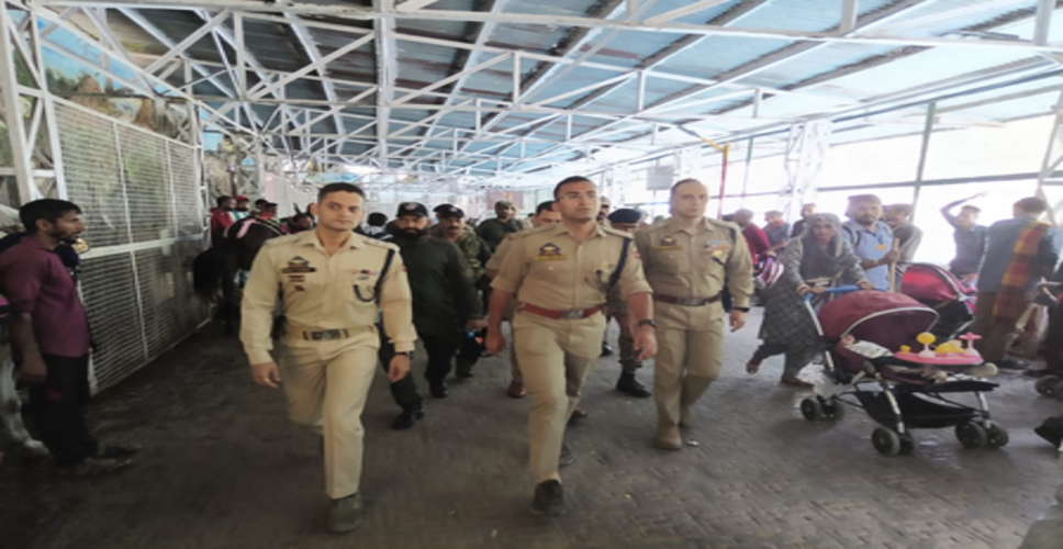 जम्मू-कश्मीर: एसएसपी ने वैष्णो देवी यात्रा मार्ग और भवन क्षेत्र का पैदल चलकर लिया सुरक्षा का जायजा