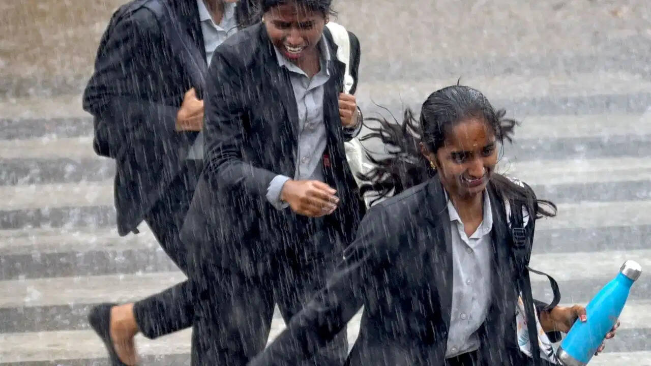 दिल्ली, UP और बिहार में होगी बारिश… उत्तराखंड में गिरेंगे ओले; कैसा रहेगा MP- राजस्थान का मौसम?