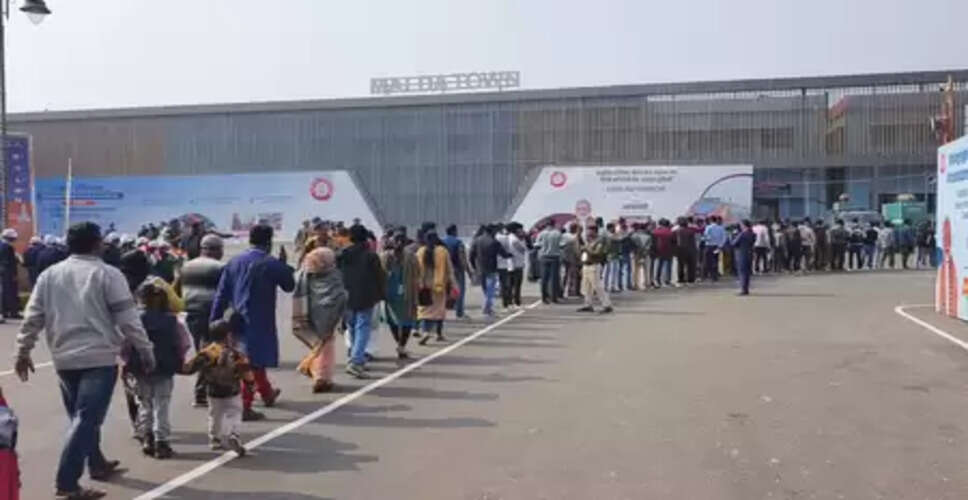 पीएम के दौरे पर मालदा में उत्सव जैसा माहौल, जनता ने वंदे भारत स्लीपर ट्रेन के उद्घाटन को बताया 'गर्व का पल'