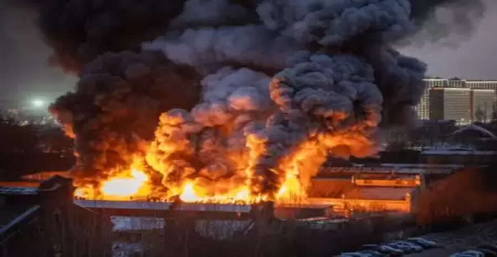 मुंबई: अंधेरी वेस्ट की एक बहुमंजिला बिल्डिंग में लगी आग, मची अफरातफरी