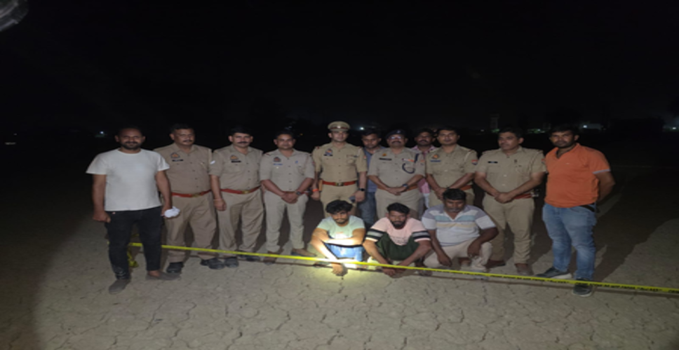 मथुरा में पुलिस और पशु तस्करों में मुठभेड़, तीन बदमाशों के पैर में लगी गोली