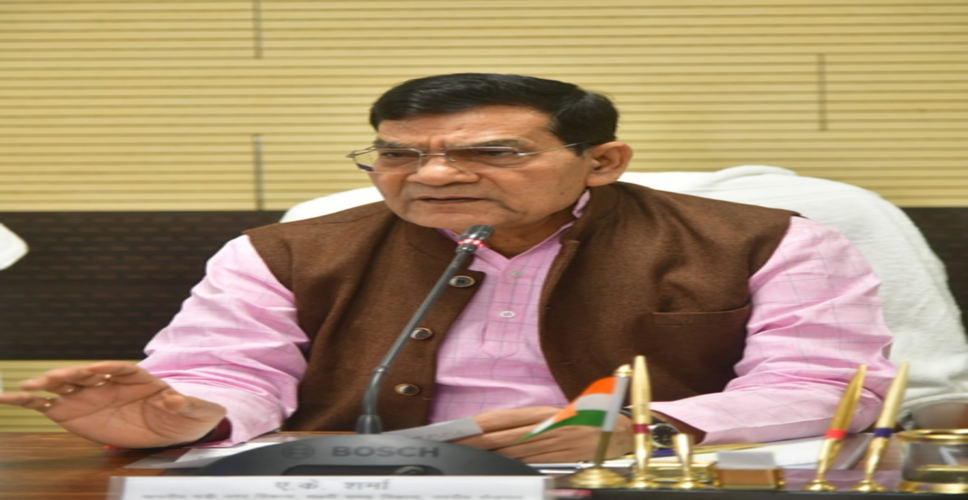 वायरल वीडियो पर एक्शन मोड में ऊर्जा मंत्री एके शर्मा, संविदा लाइनमैन बर्खास्त; जेई को चार्जशीट