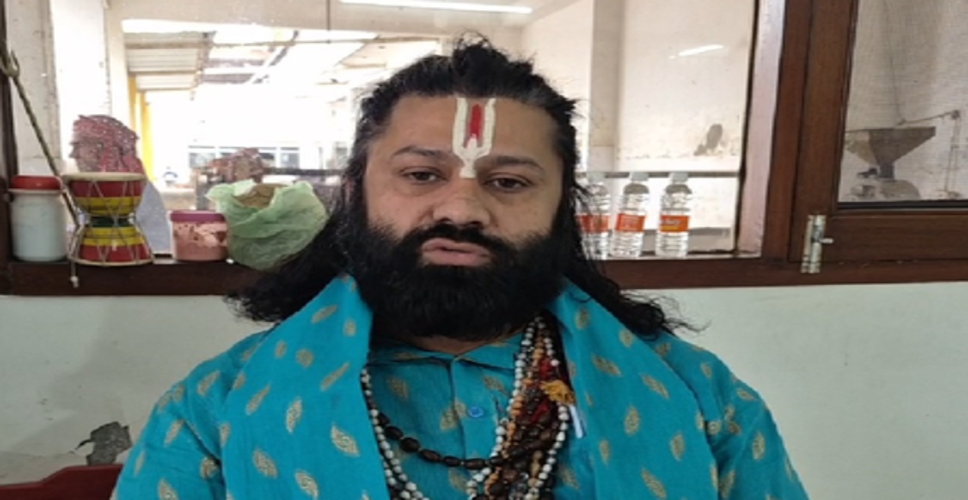 अविमुक्तेश्वरानंद सरस्वती के खिलाफ कोर्ट जाने वाले आशुतोष ब्रह्मचारी को मिली पाकिस्तानी नंबर से धमकी